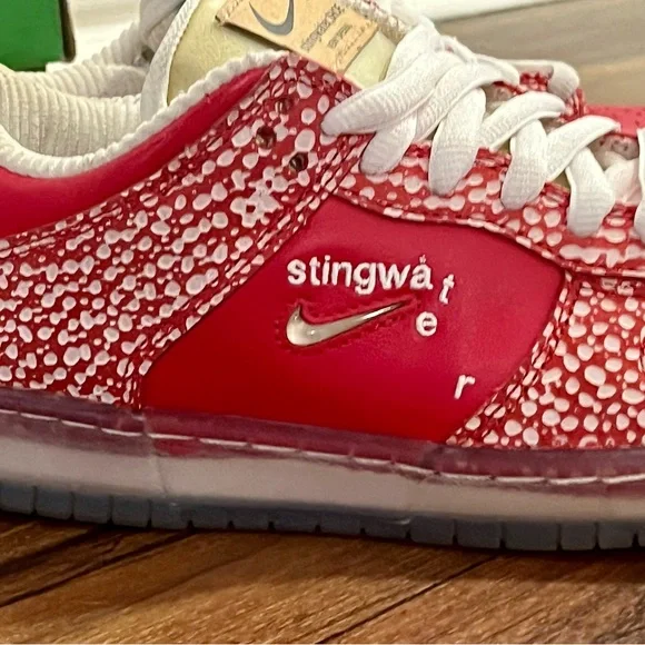 Nike stingwater dunksRed and White Patterned Sneakers Sz 4.5 men 6 women